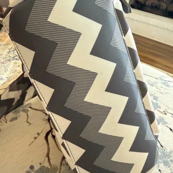 Maevn Women's Chevron Backpack - Grey and White - Picture 11 of 17